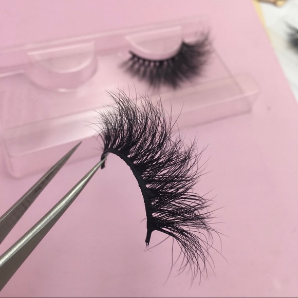 STRIP LASHES - Picture 5 of 6